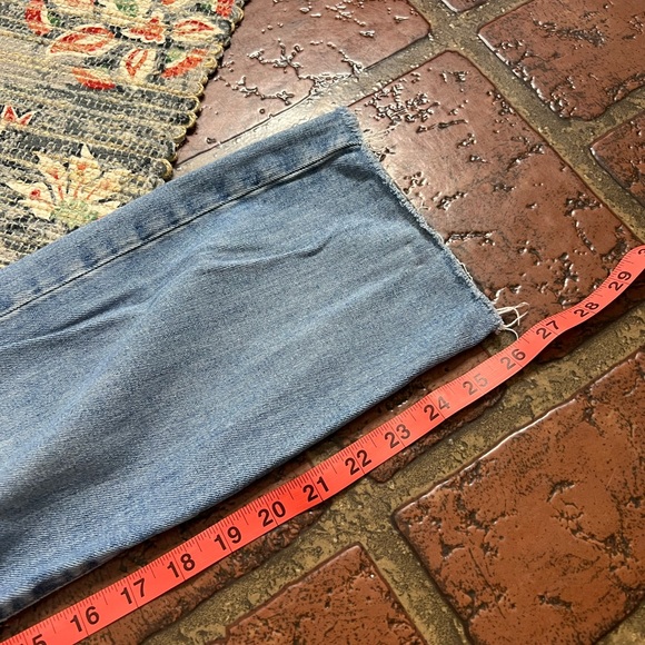 Madewell the high rise slim crop boyjean factory distressed light wash denim - Picture 10 of 10